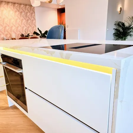 Luxury Flat With Balcony Near Arc De Triomphe Apartment