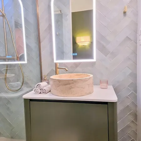 Luxury Flat With Balcony Near Arc De Triomphe Apartment *
