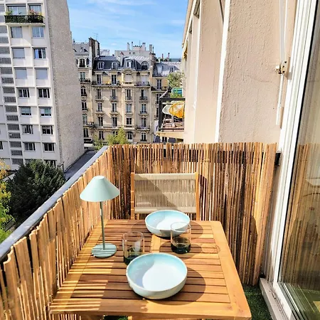 Luxury Flat With Balcony Near Arc De Triomphe Paris